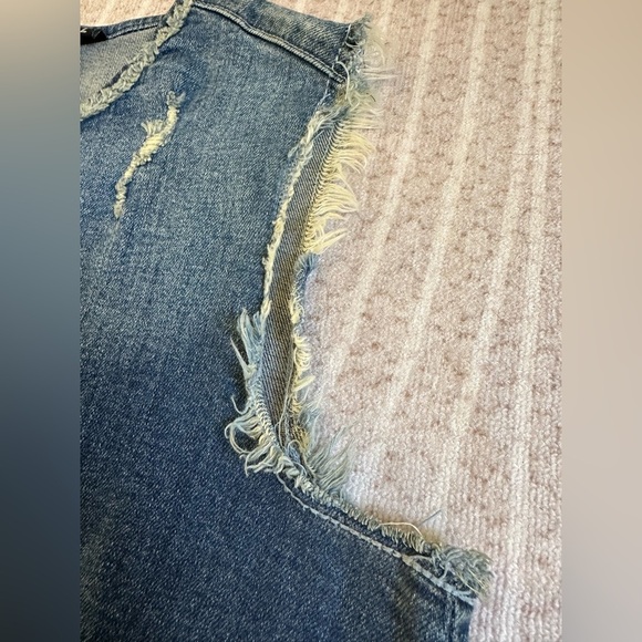 KUT from the Kloth Women's Christina Distressed Denim
Minidress L Versatile - Picture 6 of 8